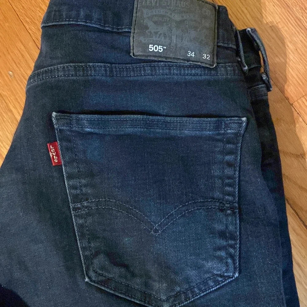 Levi’s - Picture 3 of 5